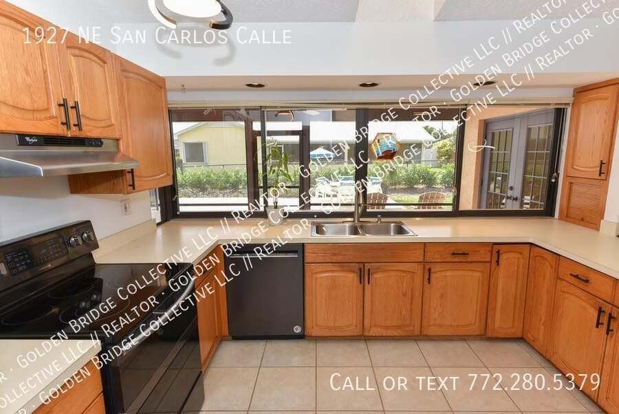 1927 Ne San Carlos Calle - Photo 2 of 11