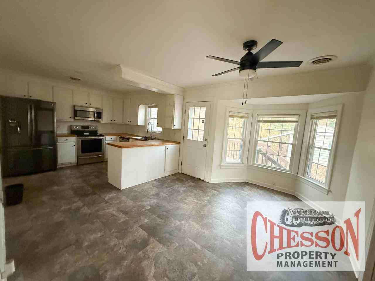510 West Westwood Circle - Photo 2 of 12