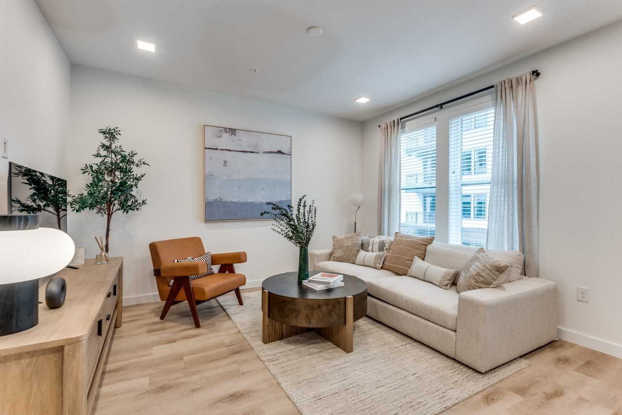 Hazel by the Galleria - Photo 7 of 35