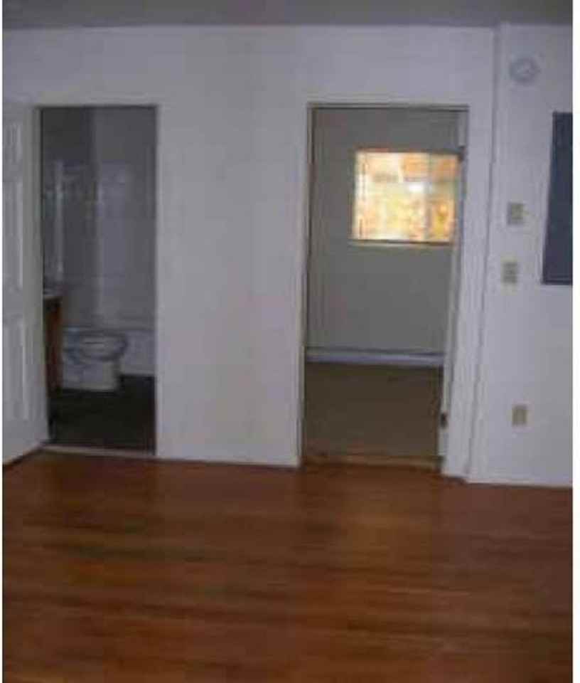 202 South 11th Street - Photo 4 of 6