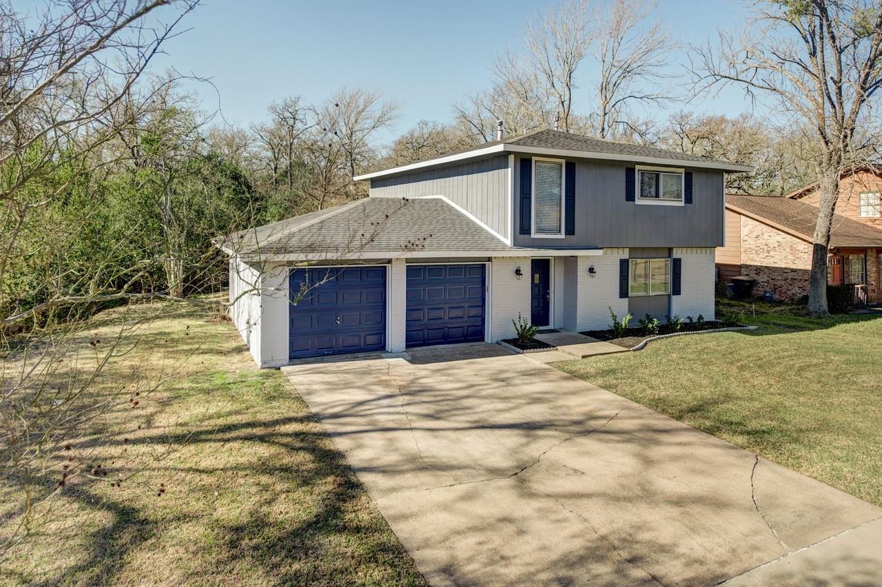 1118 Neal Pickett Drive - Photo 3 of 20