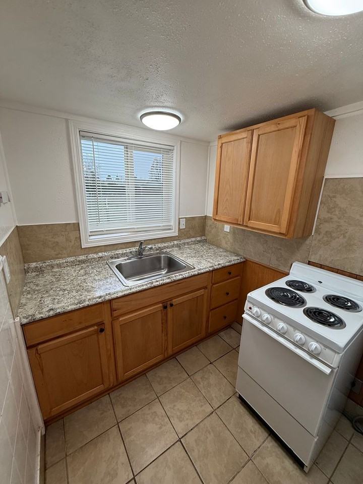 Cottage Apartments - Photo 5 of 20