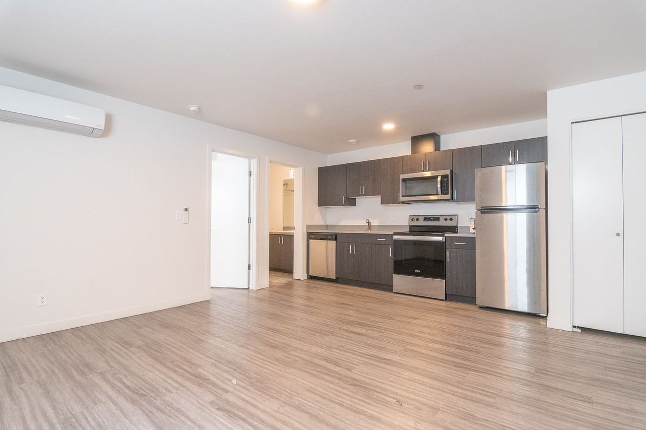 4626 N Maryland Ave - Photo 3 of 24