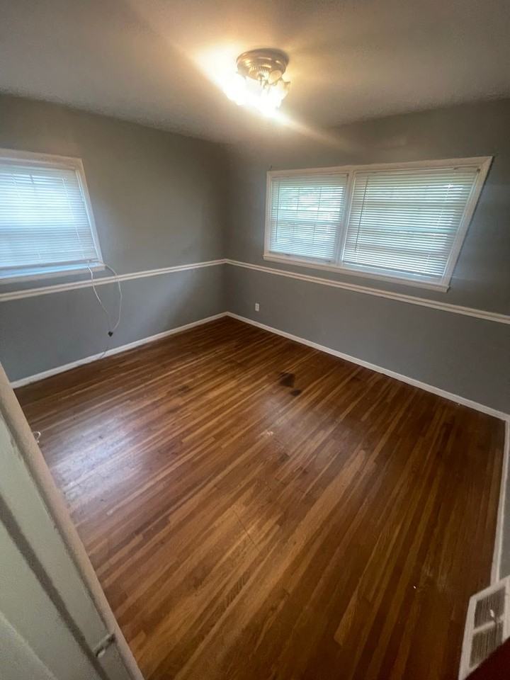 413 Shepley Dr - Photo 4 of 12