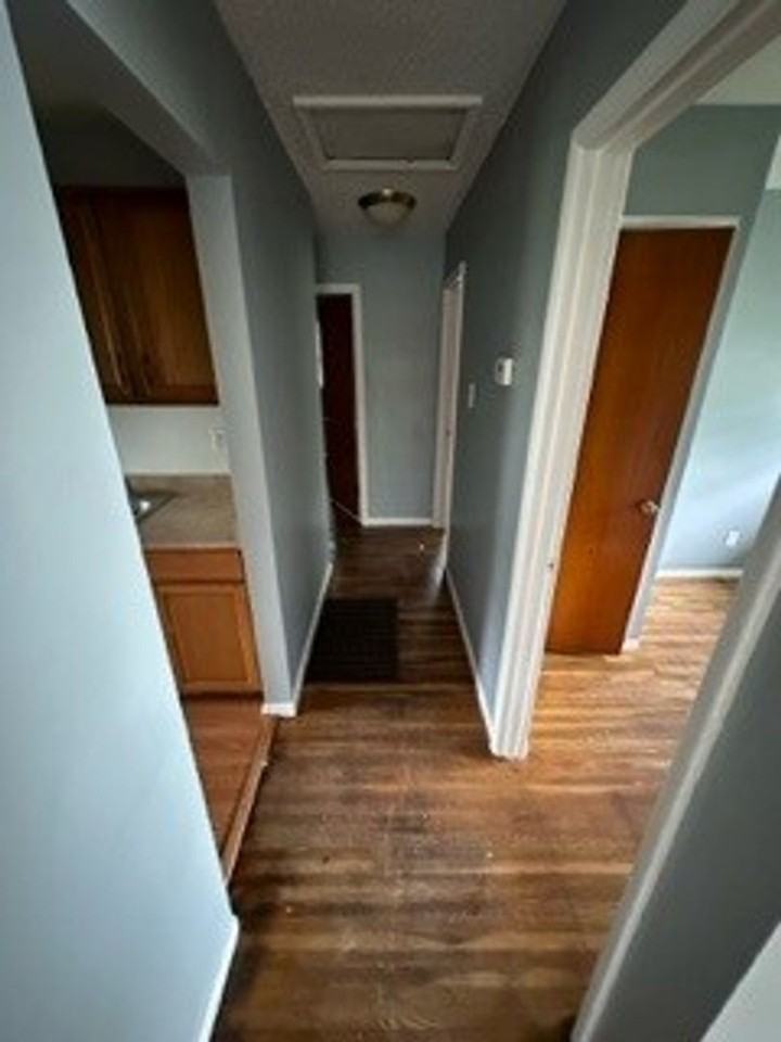 413 Shepley Dr - Photo 6 of 12