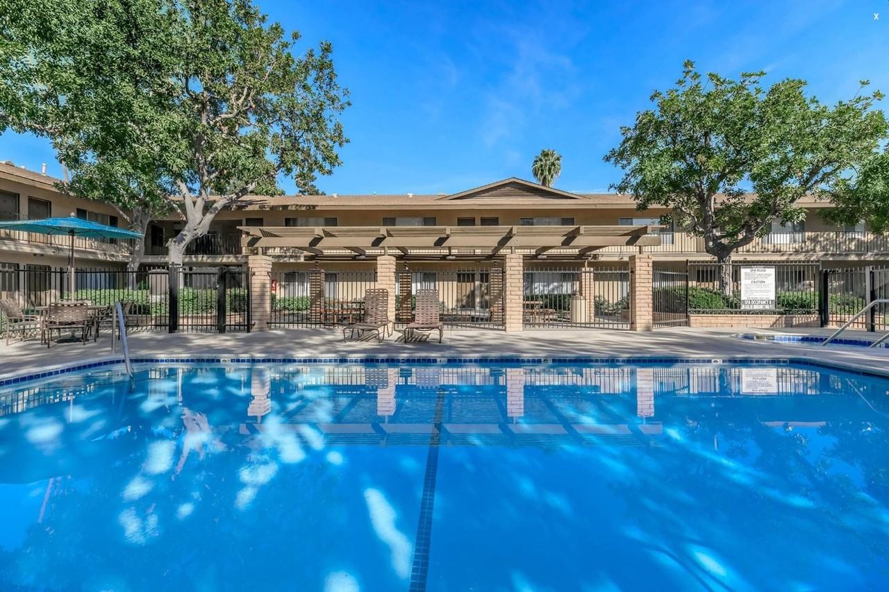 Barcelona Apartment Homes - Photo 2 of 13