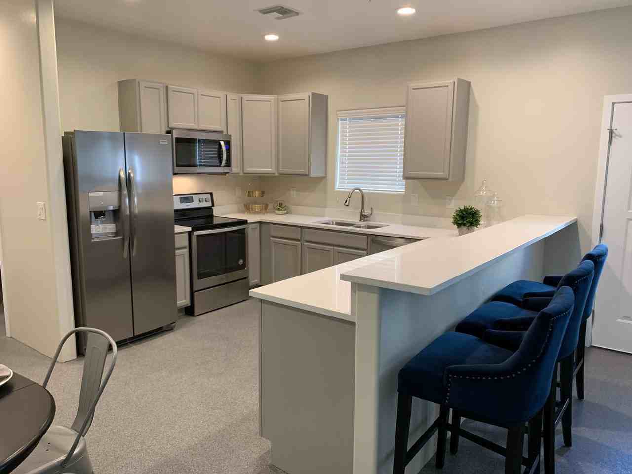 315 N Park Ave - Photo 5 of 30