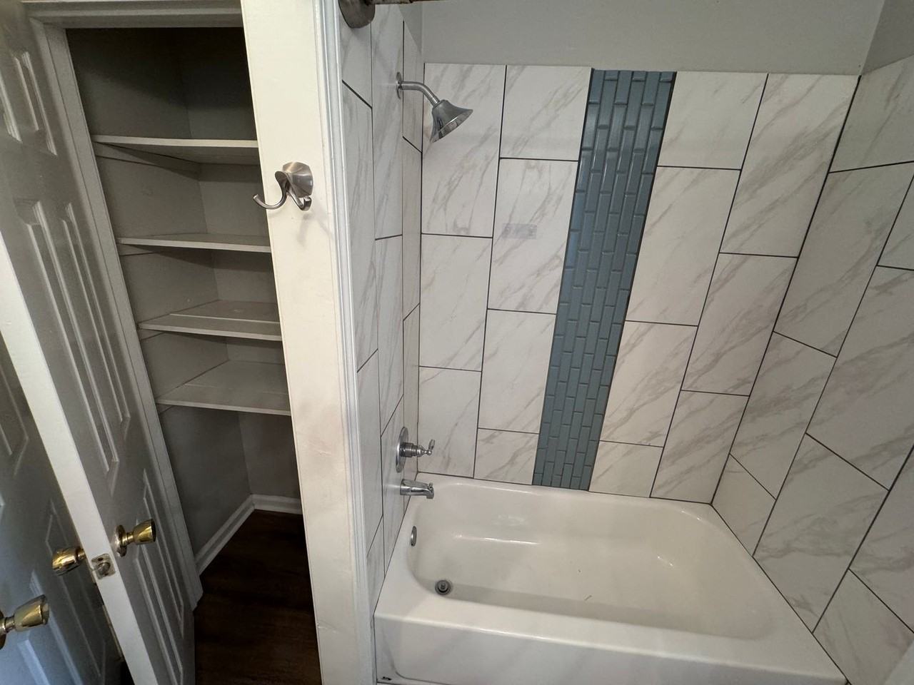 1000 Creekside Pl - Photo 2 of 10