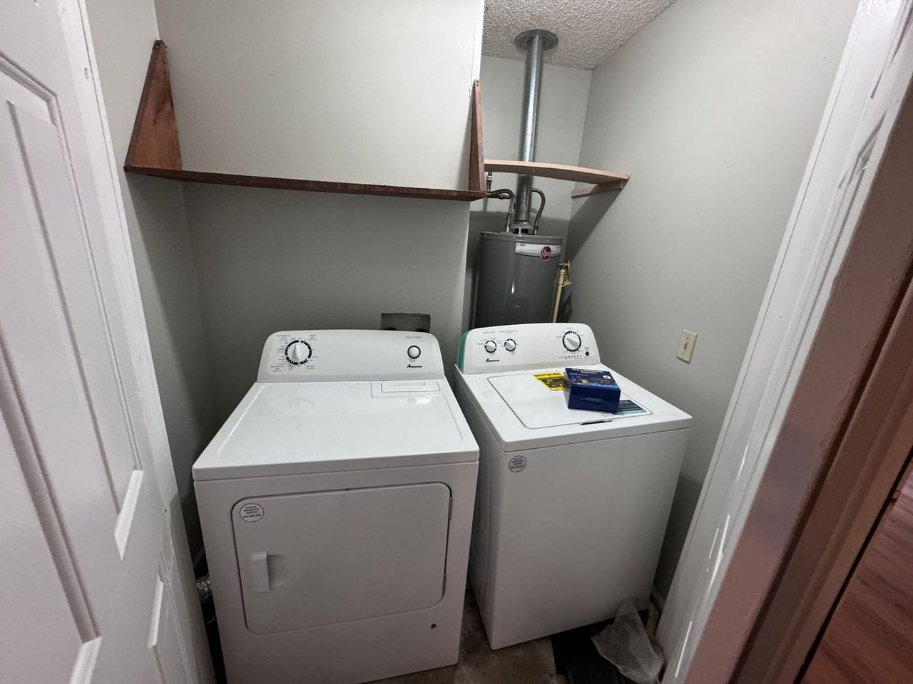 1000 Creekside Pl - Photo 3 of 10