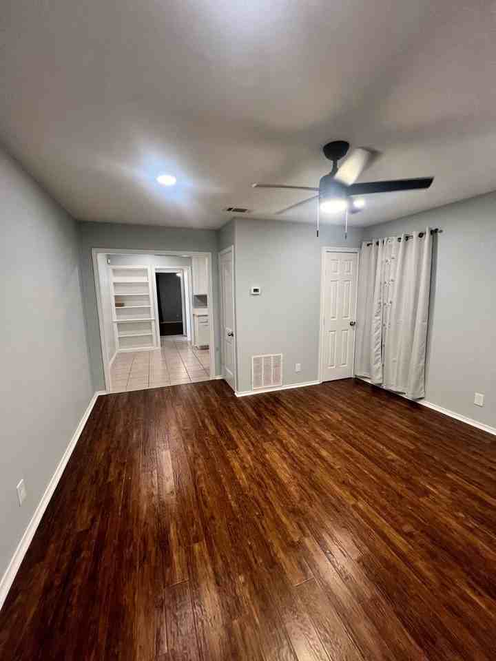 520 North Montreal Avenue - Photo 2 of 12