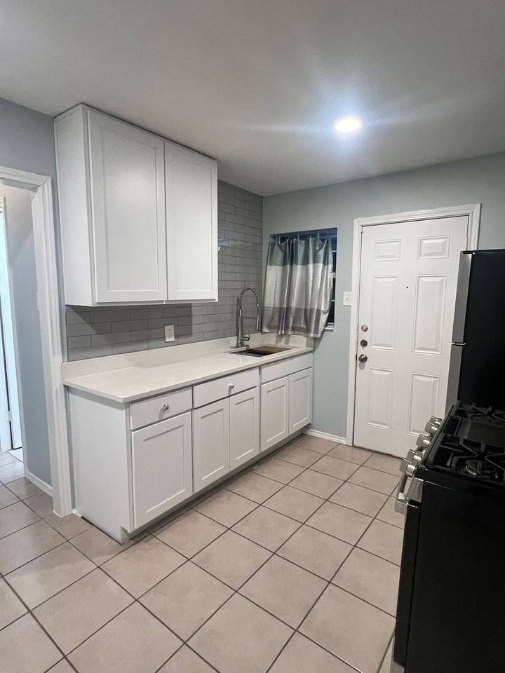 520 North Montreal Avenue - Photo 3 of 12
