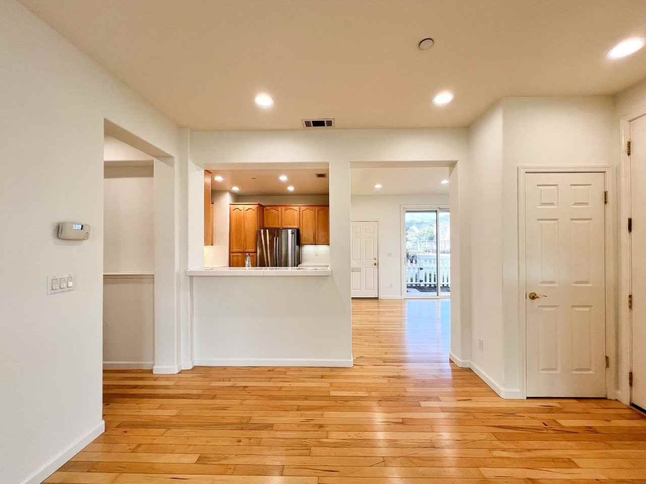 905 Elwood Court - Photo 7 of 32