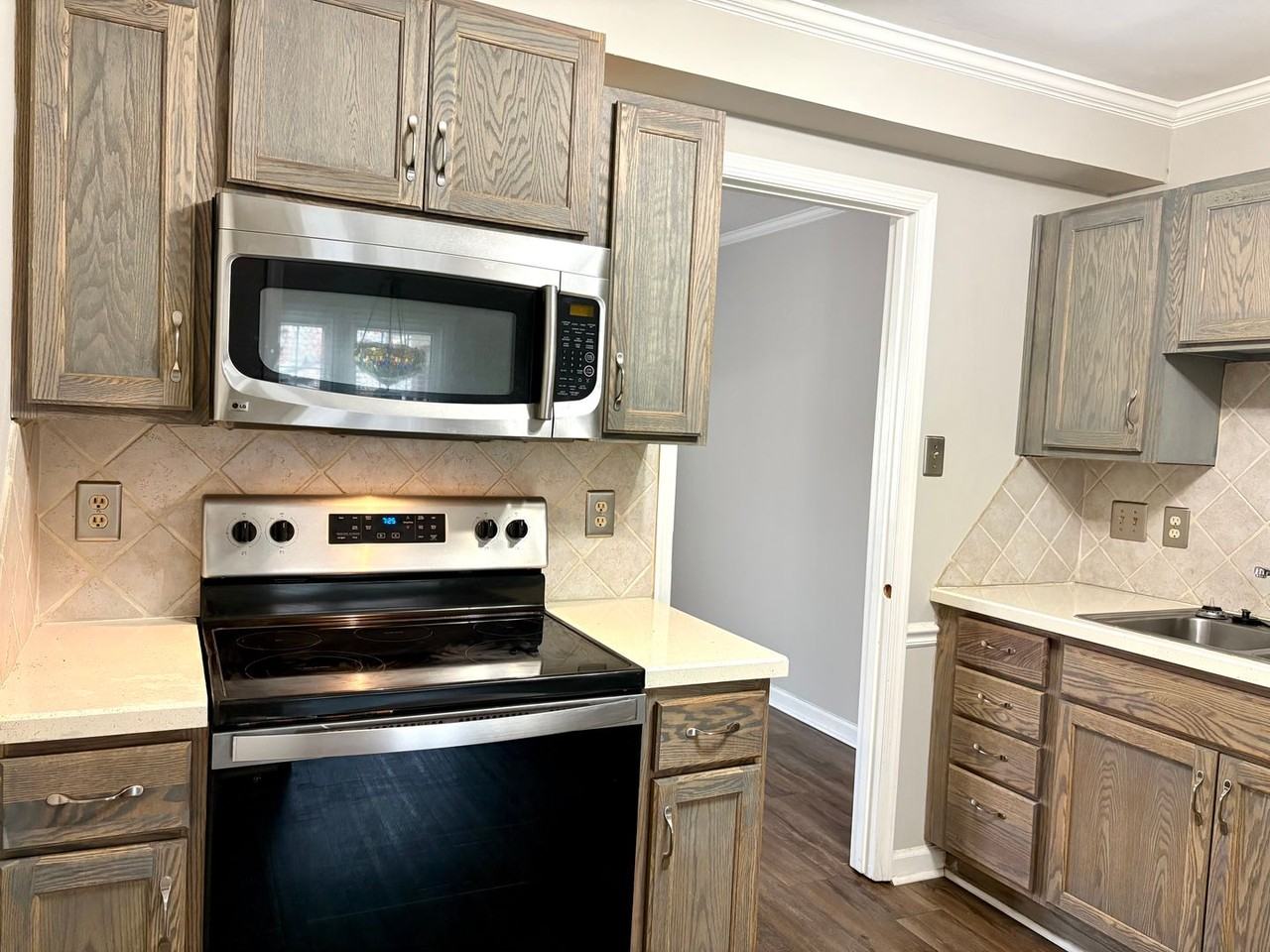 4810 Tower Rd Unit B - Photo 7 of 20