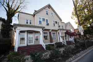 featured image of 517 W Washington Blvd