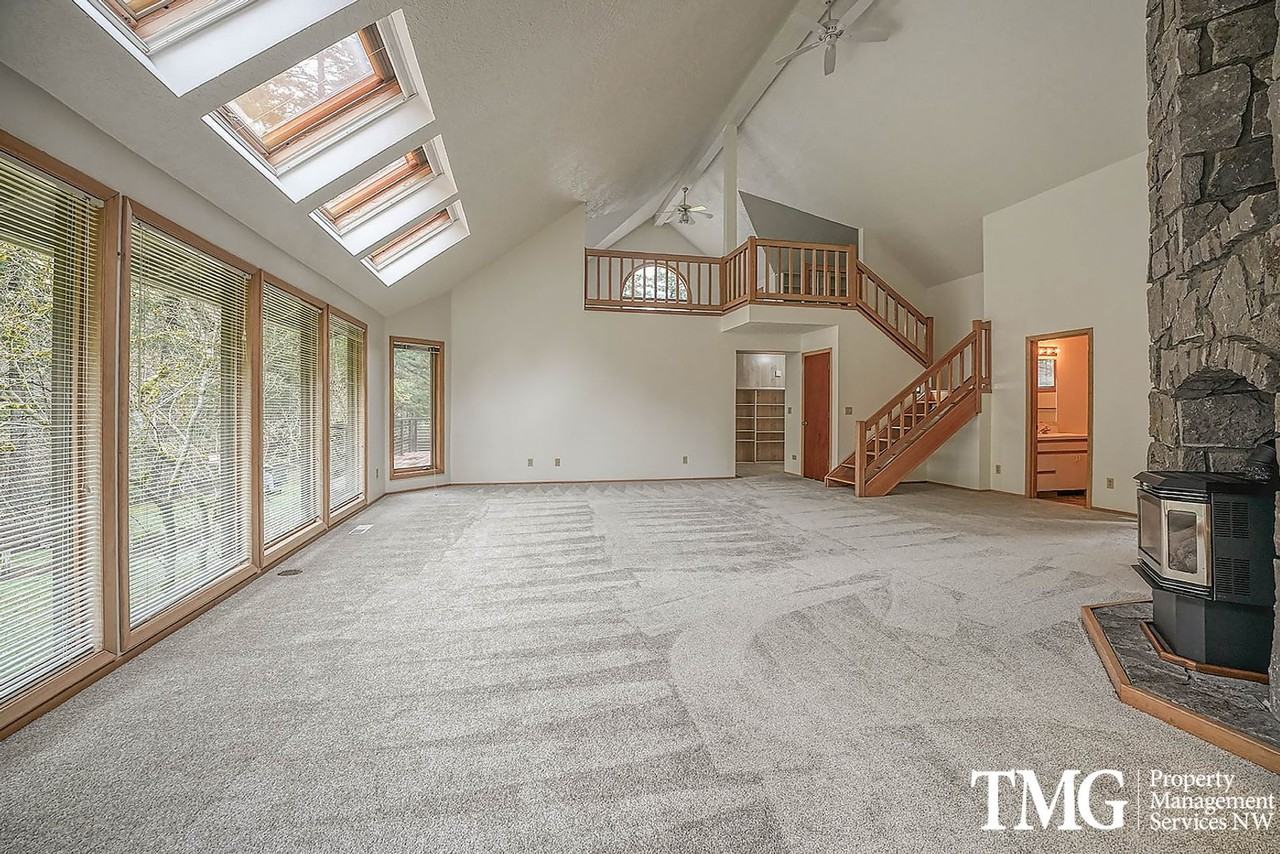 2620 R St - Photo 7 of 50