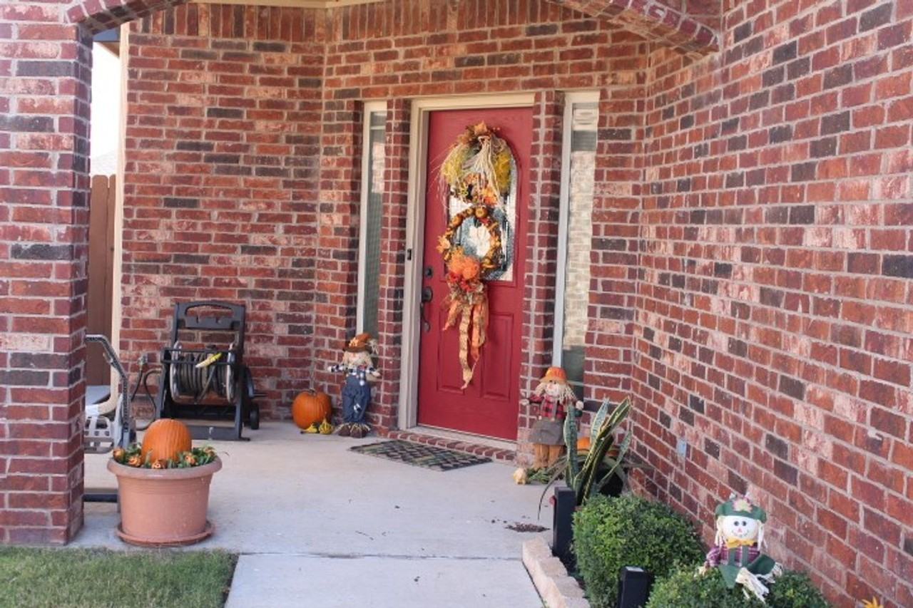 912 Sw 79th St - Photo 2 of 25