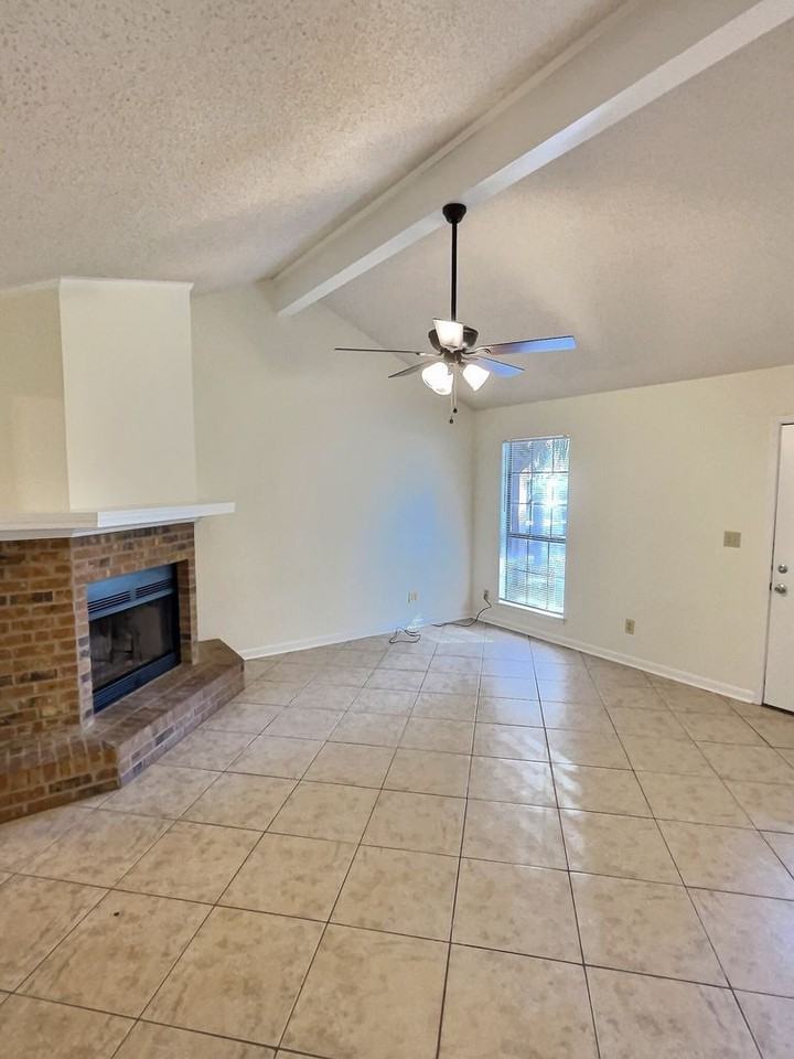 9216 Point Aux Chenes Rd - Photo 4 of 36