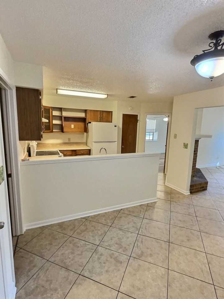 9216 Point Aux Chenes Rd - Photo 6 of 36