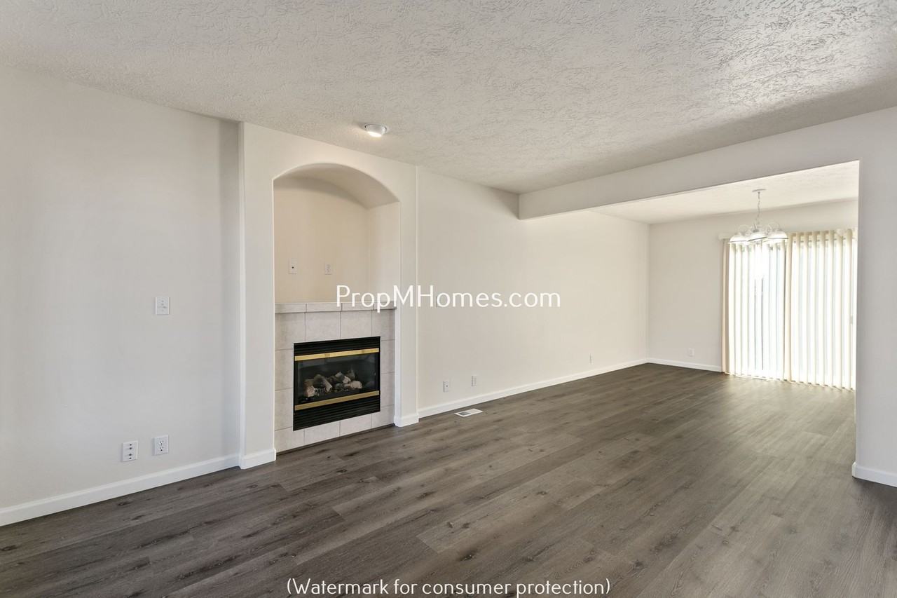 7432 Se Augusta Ct - Photo 3 of 26