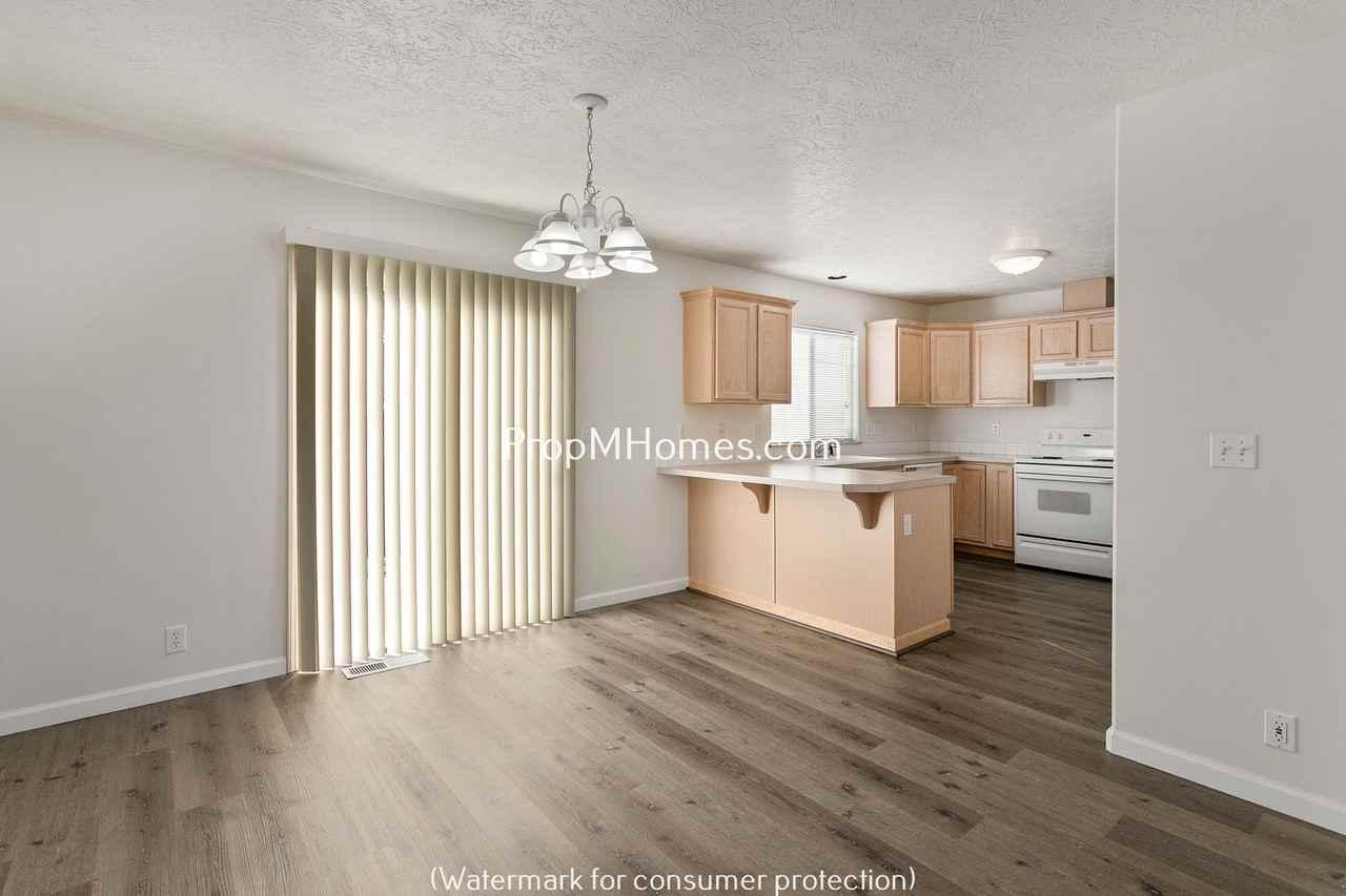 7432 Se Augusta Ct - Photo 7 of 26