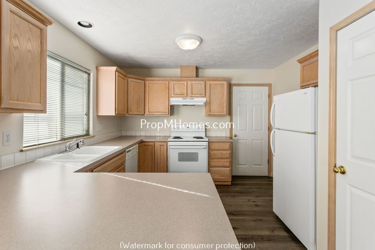 7432 Se Augusta Ct - Photo 5 of 26