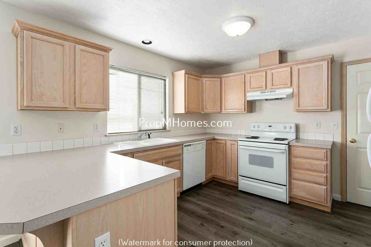 7432 Se Augusta Ct - Photo 6 of 26