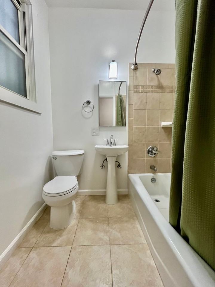 2665 Chestnut St #1 - Photo 6 of 8