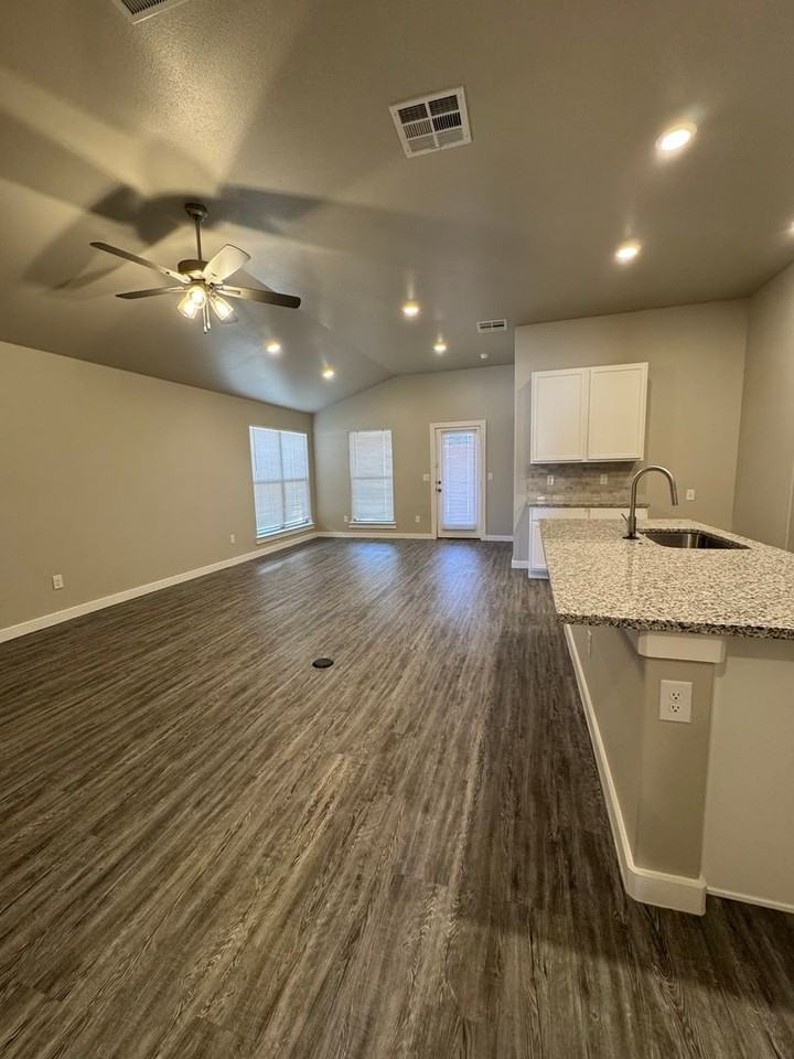 3208 Corpus Ave - Photo 2 of 13