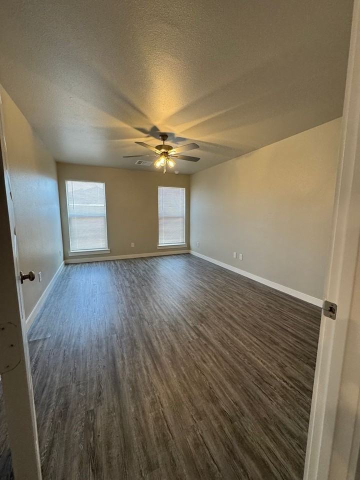 3208 Corpus Ave - Photo 4 of 13