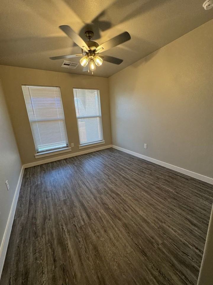 3208 Corpus Ave - Photo 6 of 13