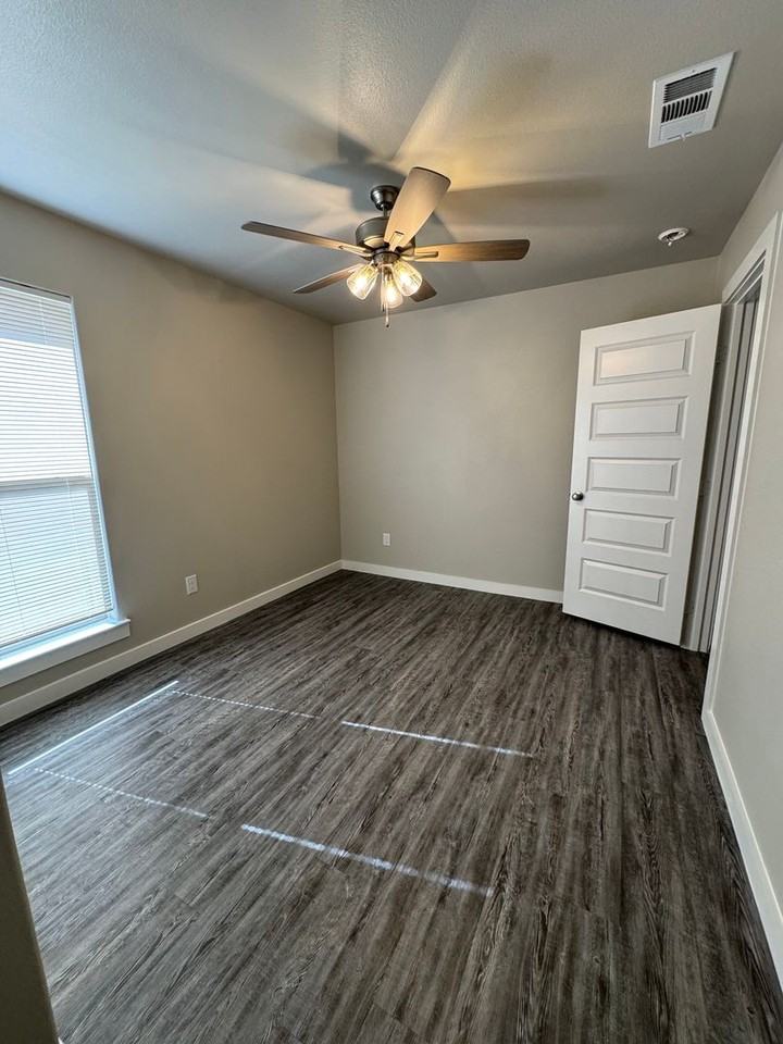 3208 Corpus Ave - Photo 7 of 13