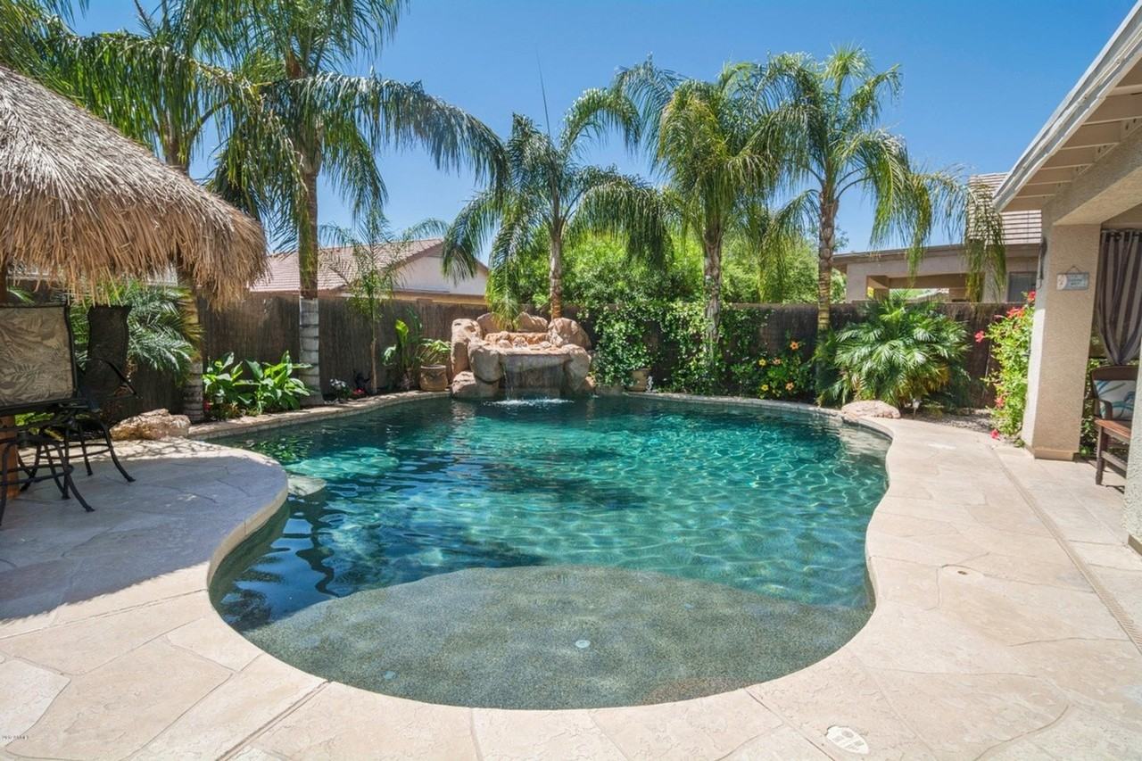 16833 W Bradford Way - Photo 4 of 20