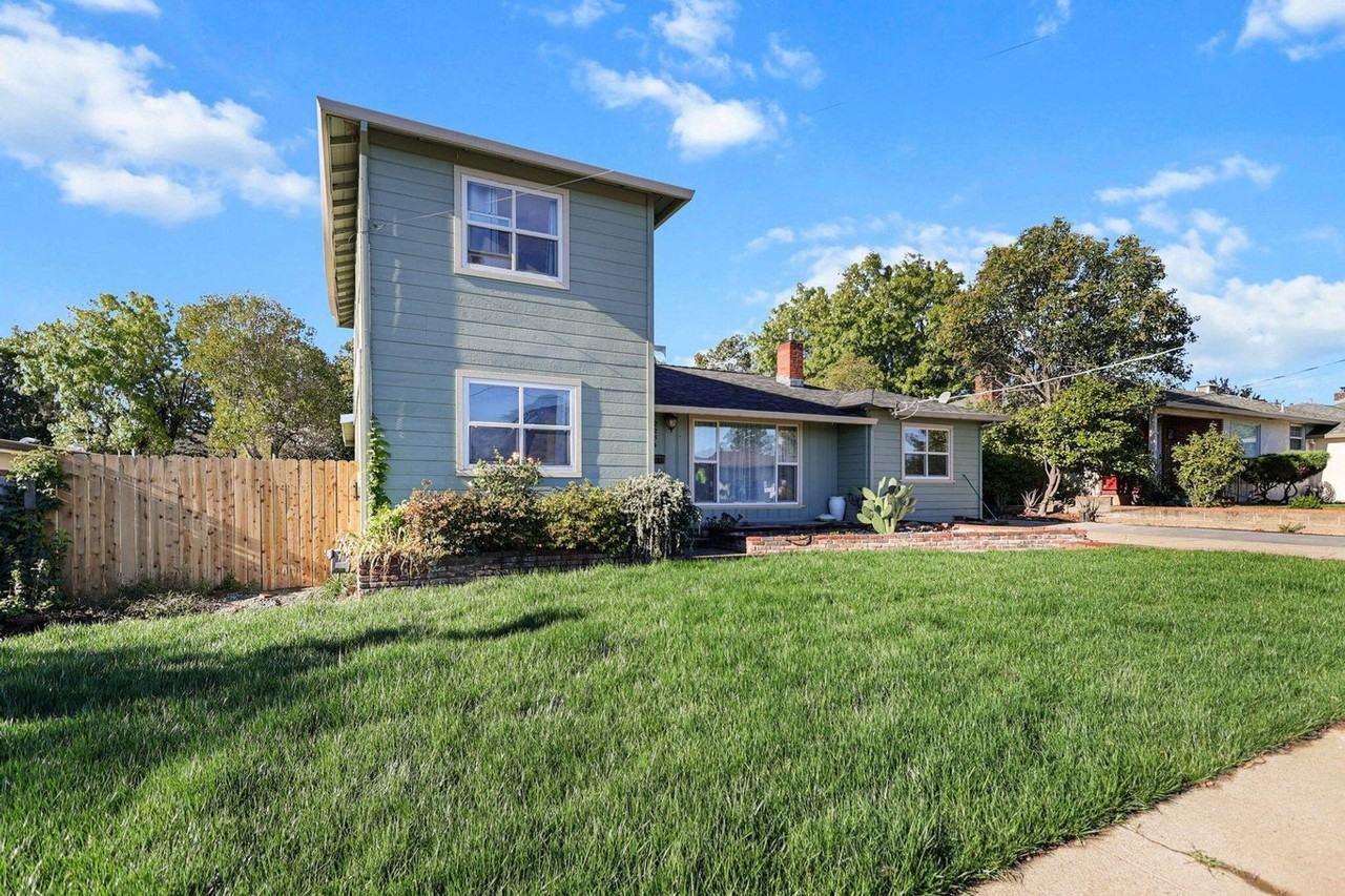 2254 Crestview Avenue - Photo 2 of 25