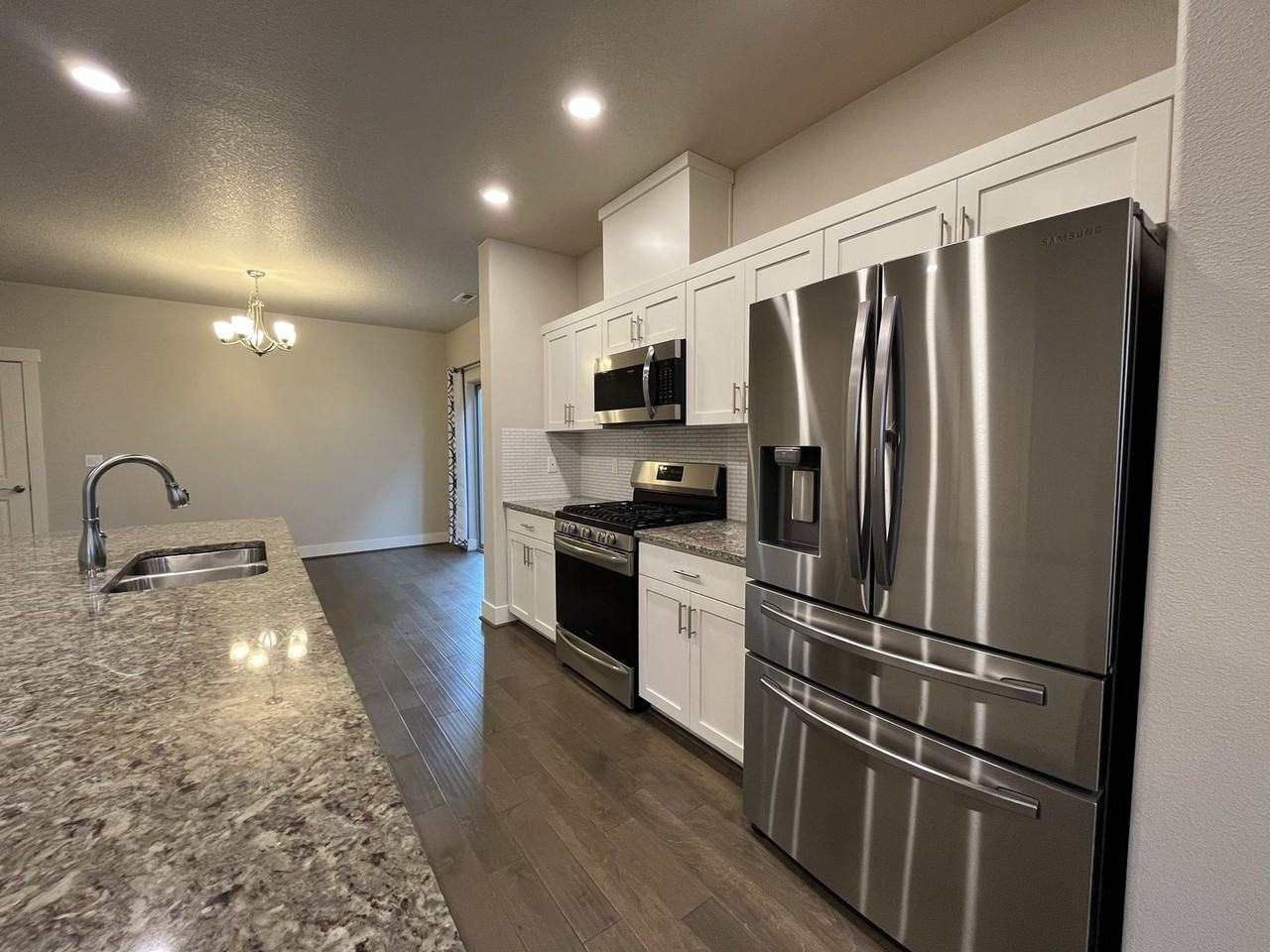 15100 Northwest Cosmos Street - Photo 6 of 41