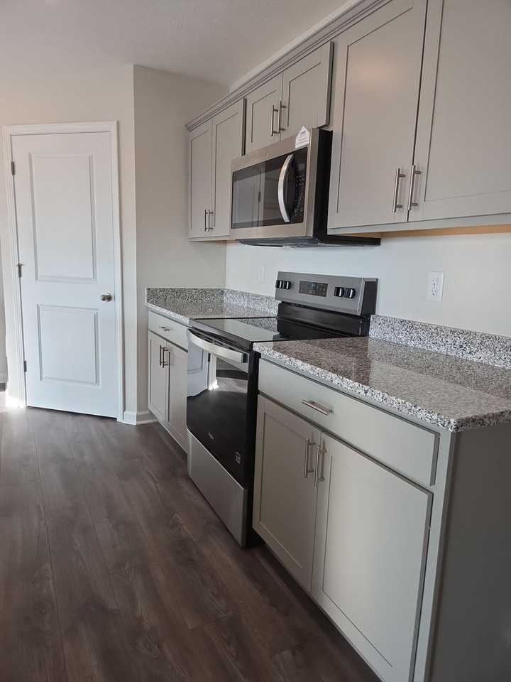 1450 Camden Ln - Photo 3 of 21