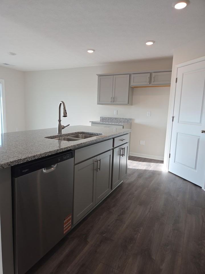 1450 Camden Ln - Photo 5 of 21