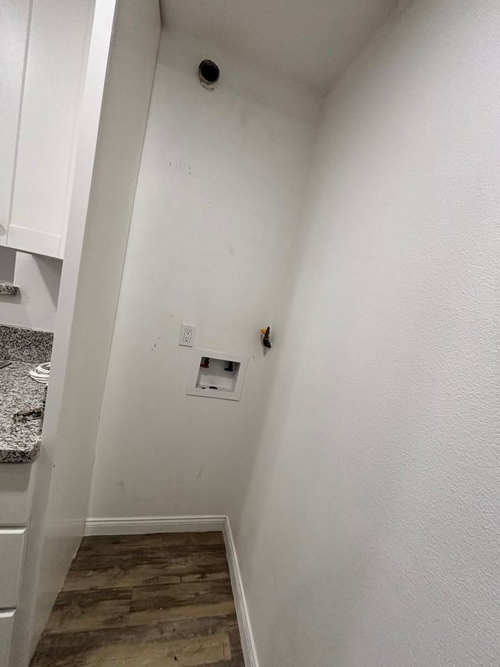 657 Scott Place - Photo 3 of 14