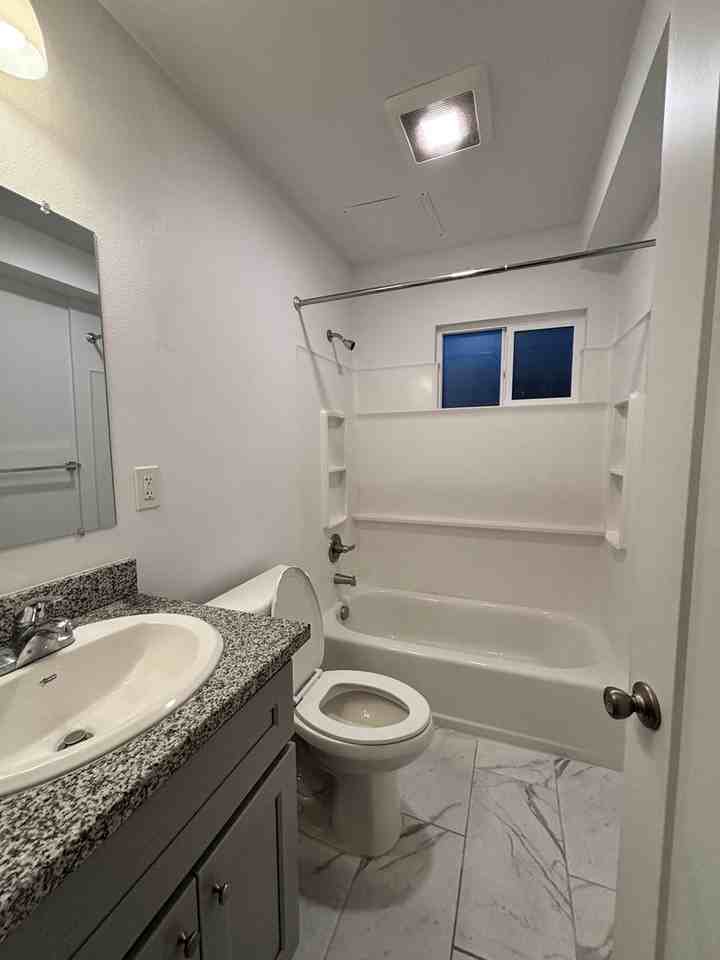 657 Scott Place - Photo 6 of 14