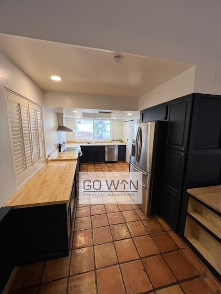2034 Bishop Drive - Photo 2 of 28