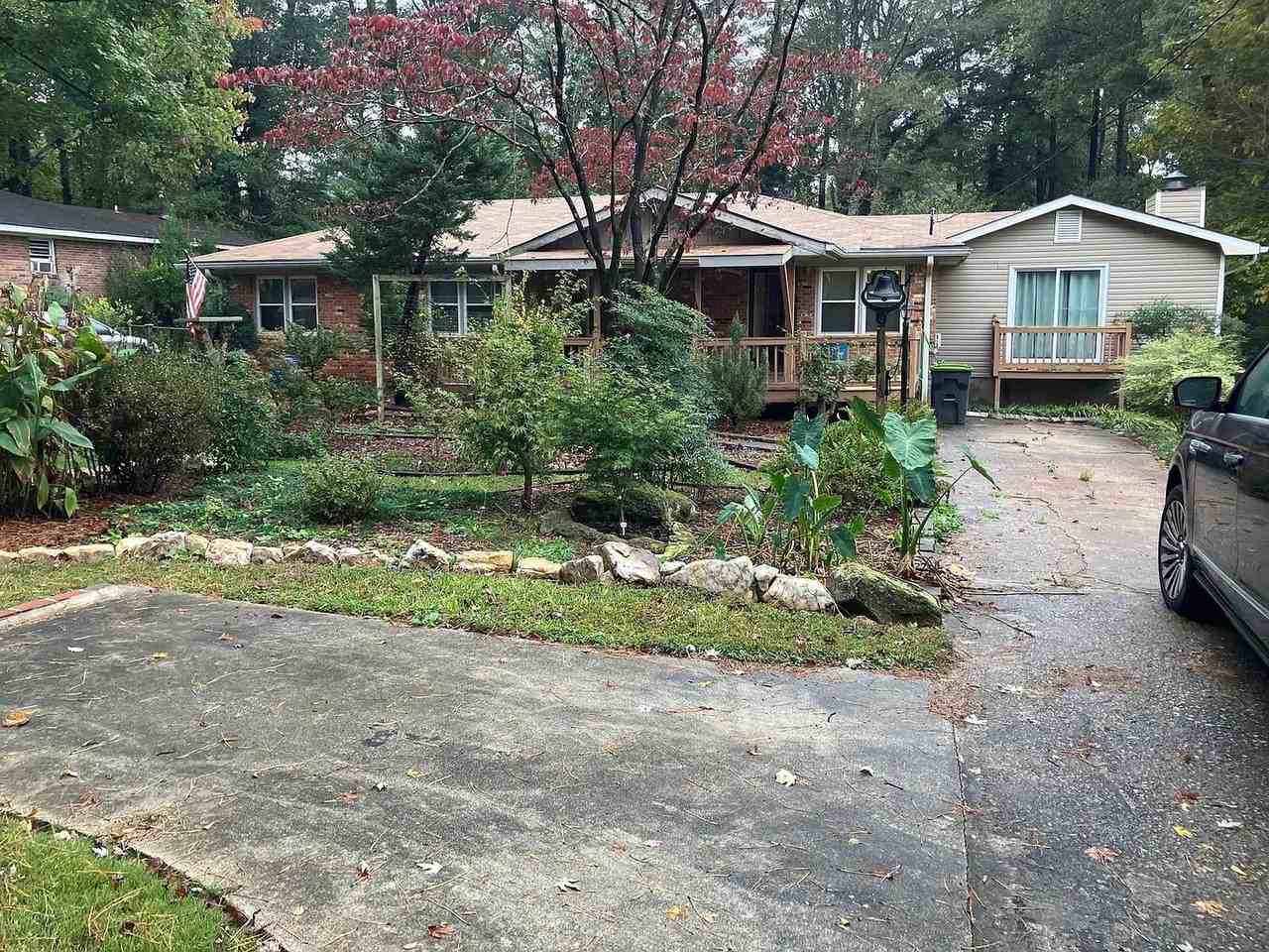 1170 Vonda Lane - Photo 2 of 14