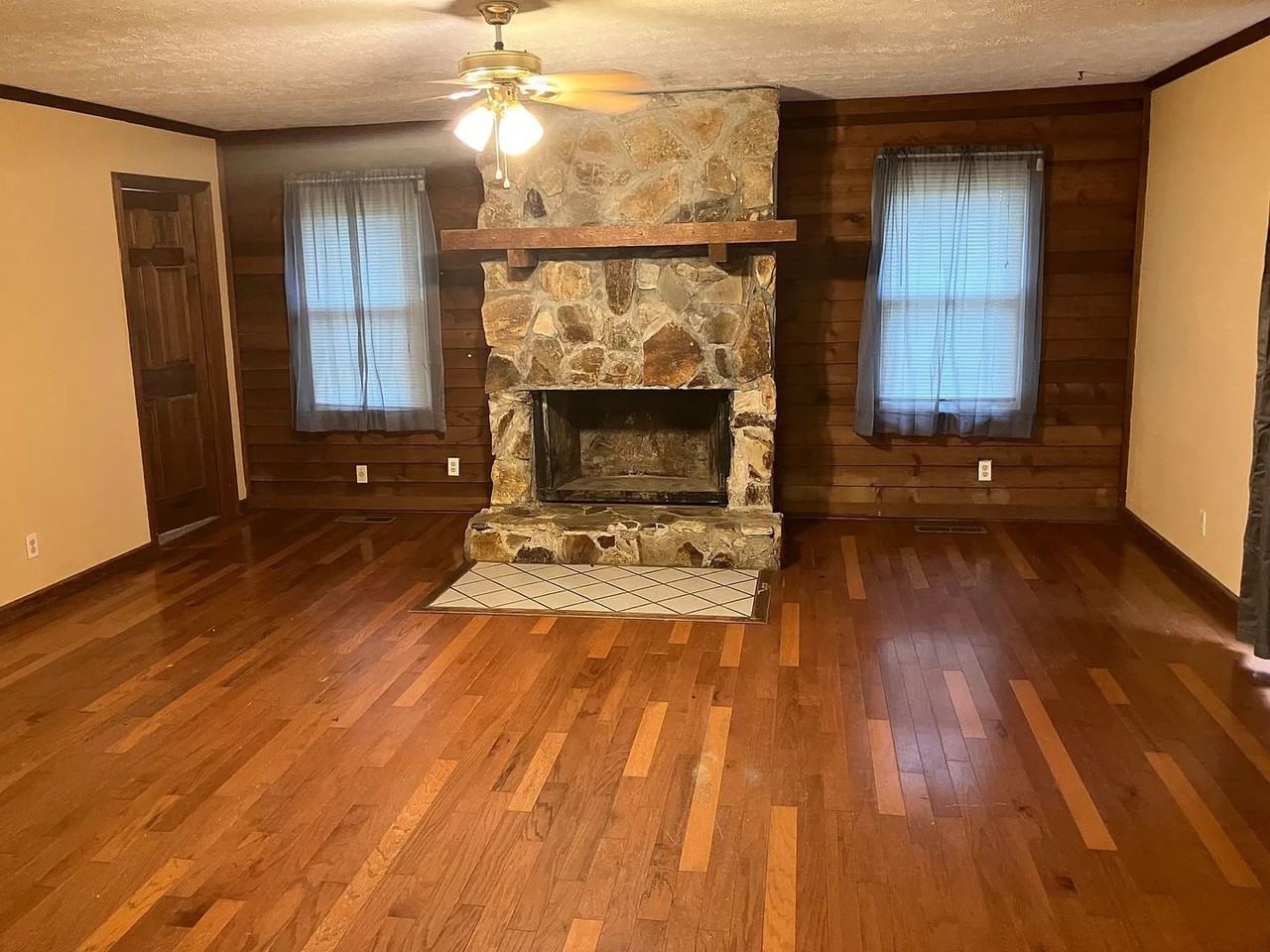 1170 Vonda Lane - Photo 7 of 14