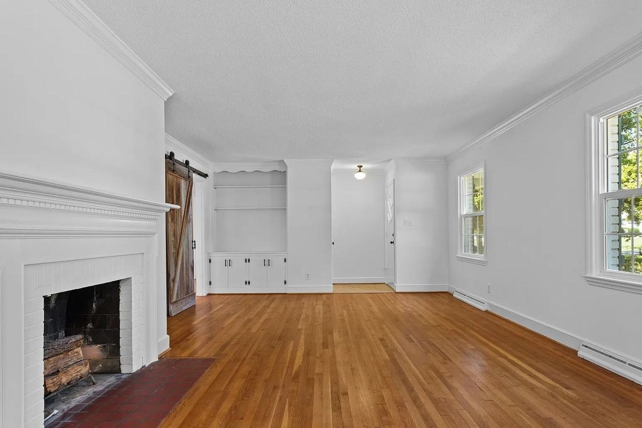 3705 Kirby Drive - Photo 3 of 24