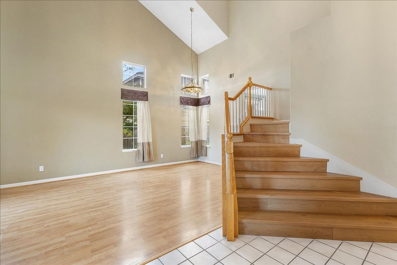 16 Smith Court - Photo 3 of 25