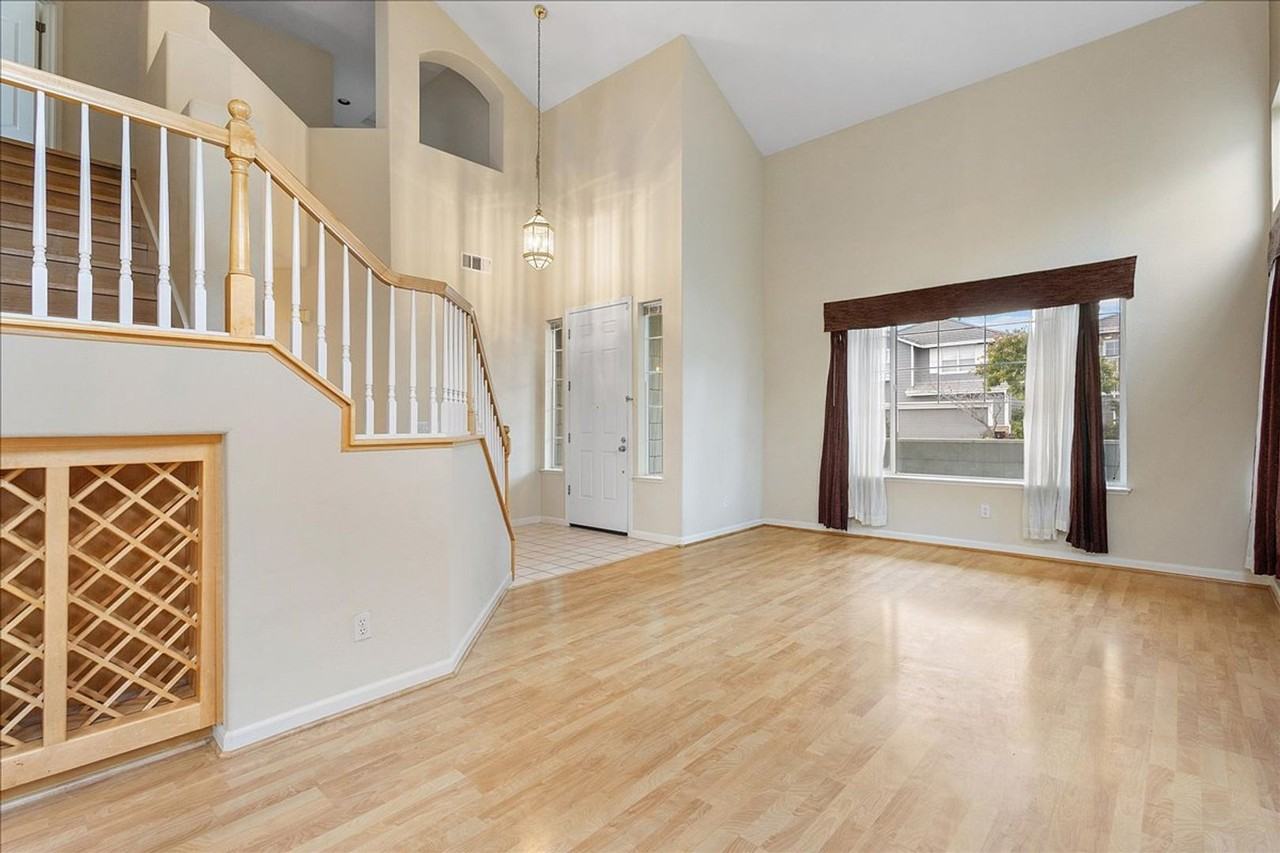 16 Smith Court - Photo 5 of 25