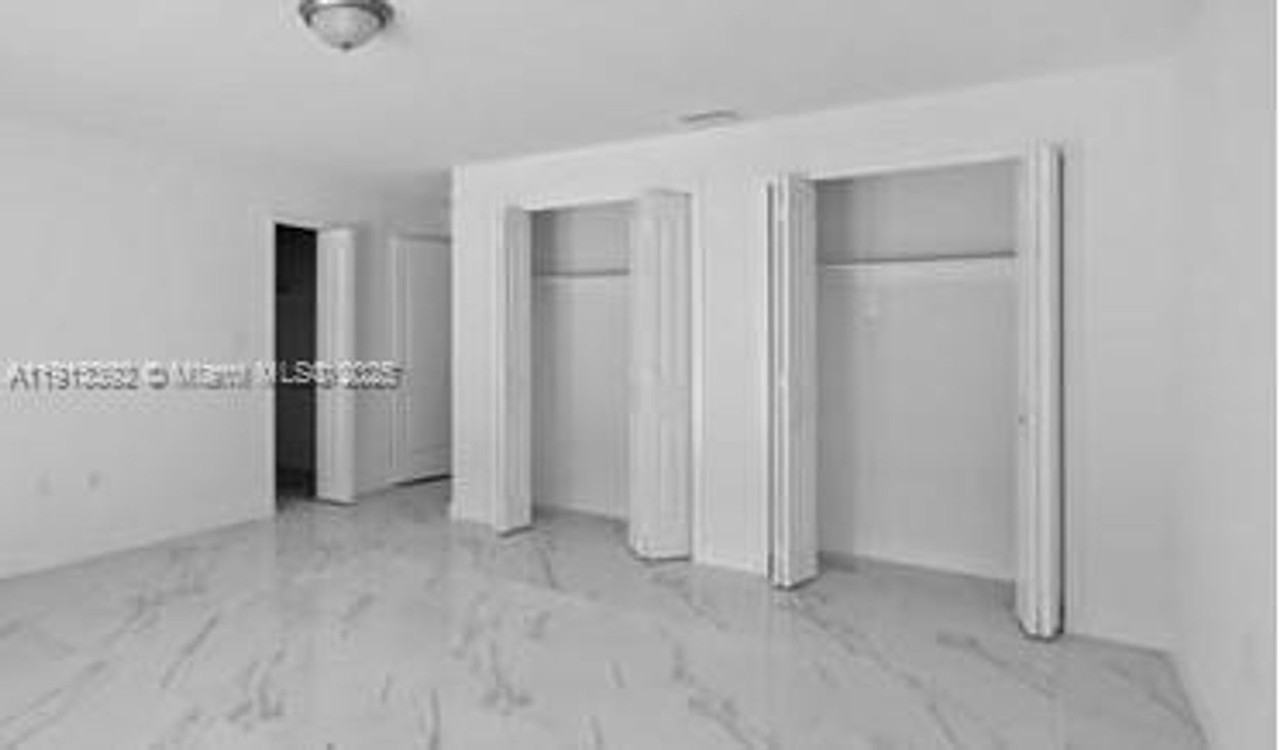152 Northwest 18th Street - Photo 7 of 16