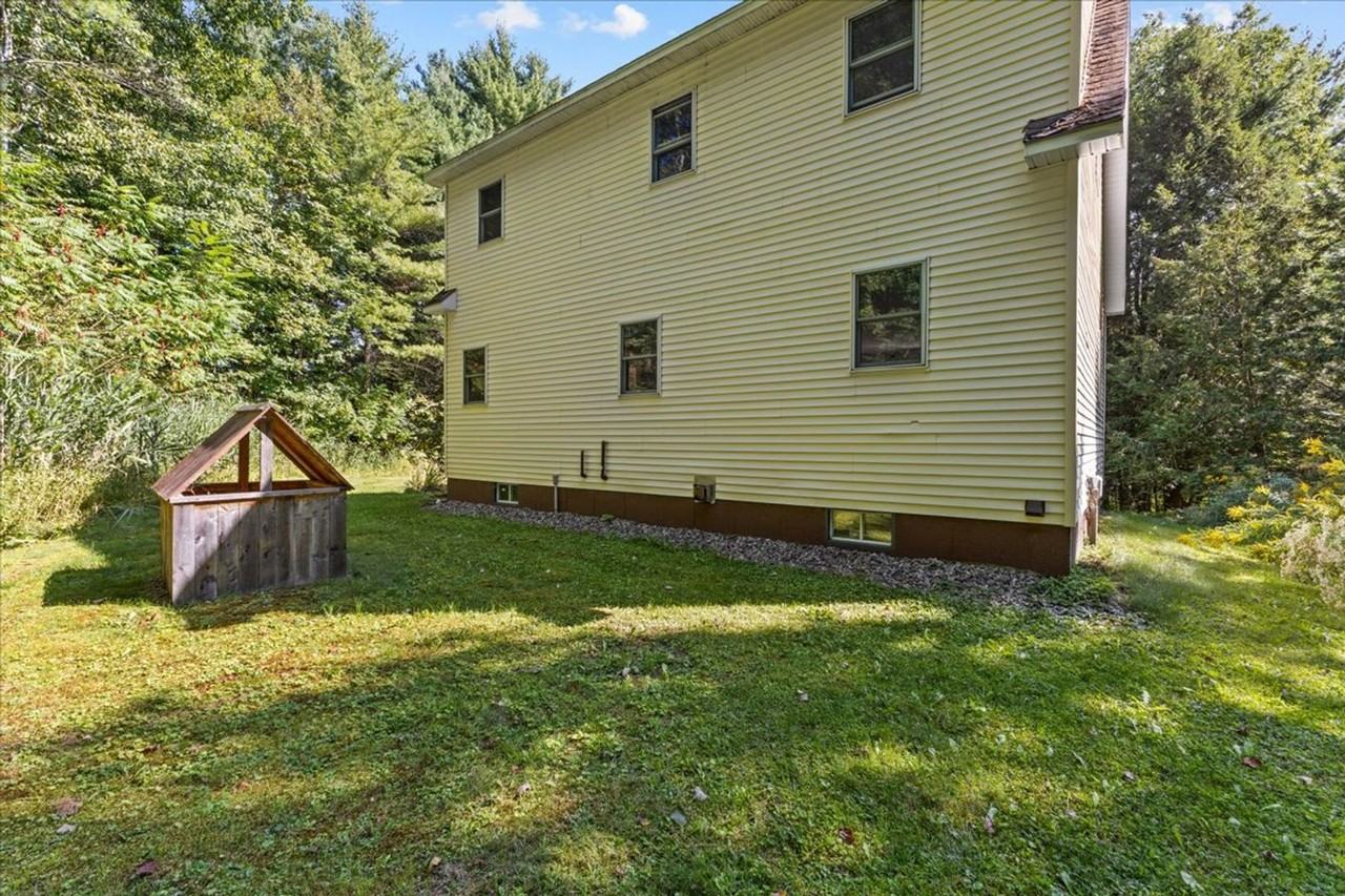 1672 Sweet Hollow Road - Photo 7 of 44