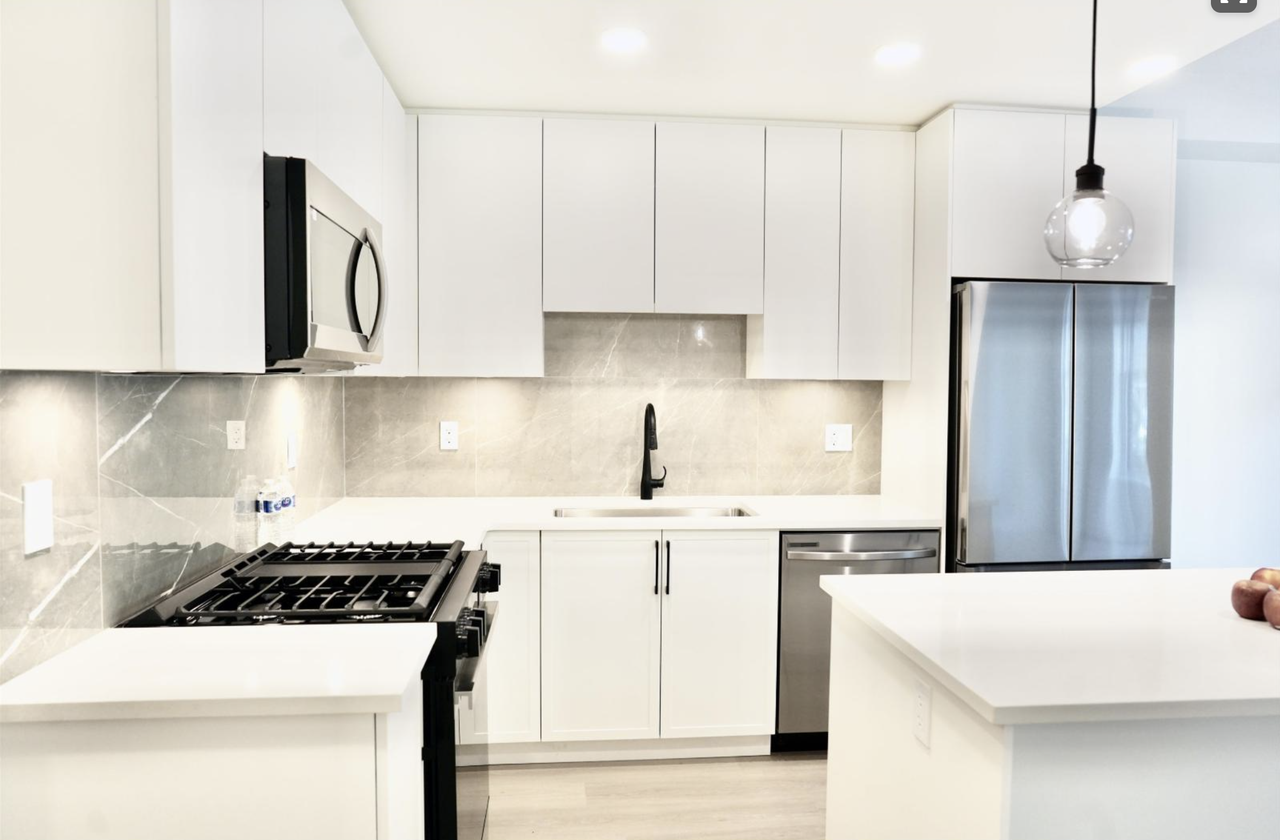 3528 146a Street - Photo 2 of 2