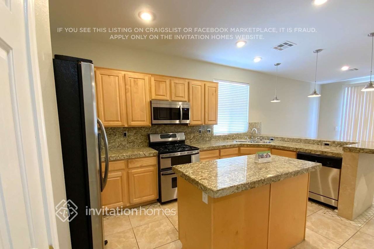 6108 Golden Harmony St - Photo 5 of 17