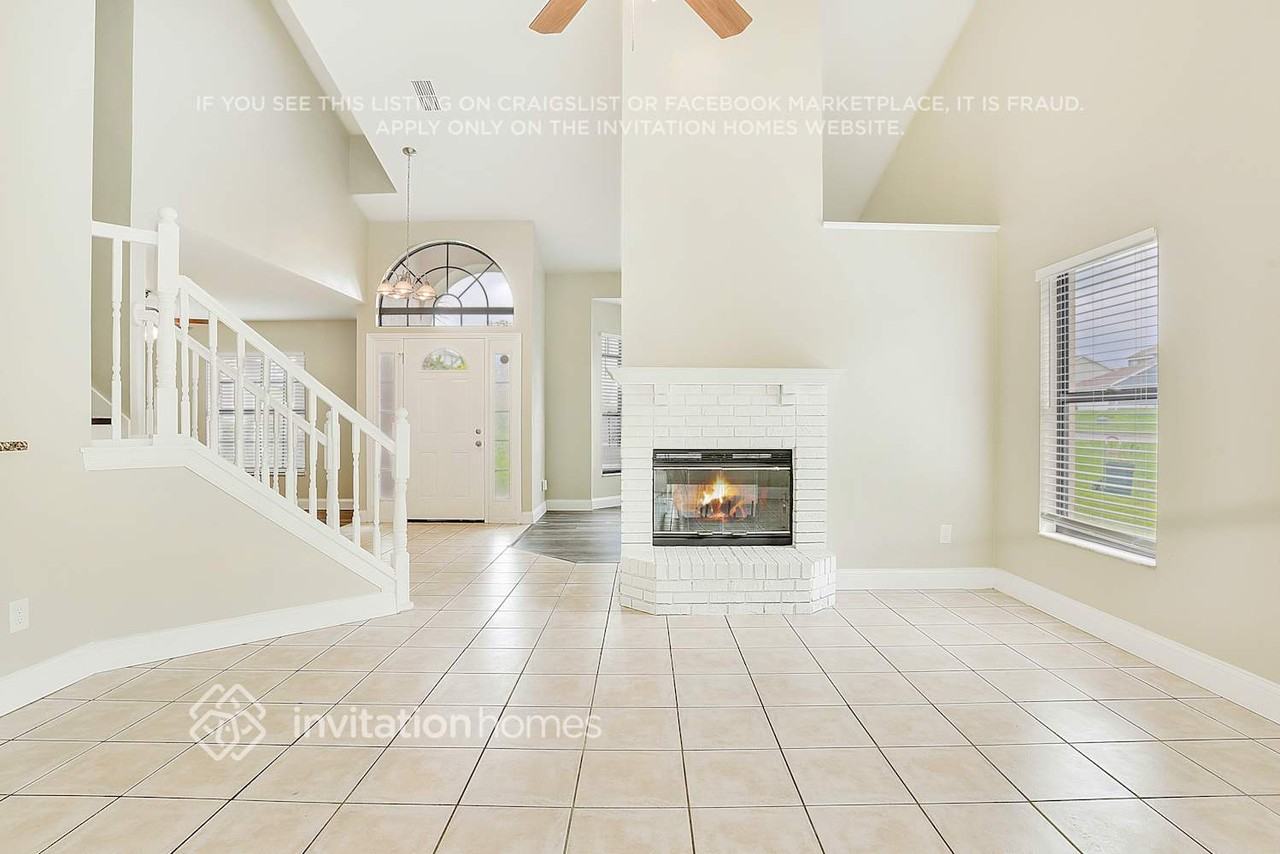 7455 High Lake Dr - Photo 4 of 23