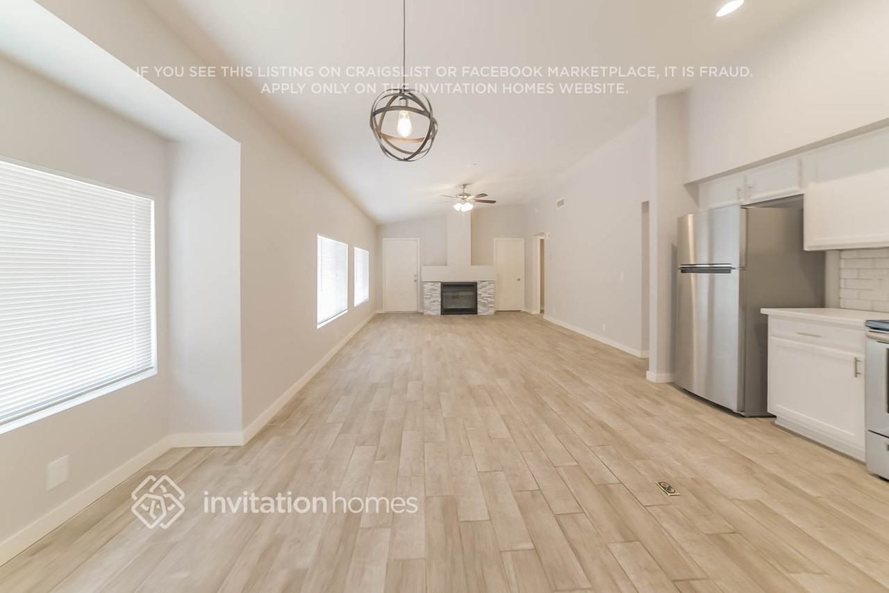 14250 N 50th Ln - Photo 4 of 15